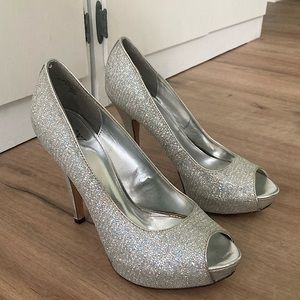 Worthington Size 10 Glitter Silver Iridescent Platform Stiletto